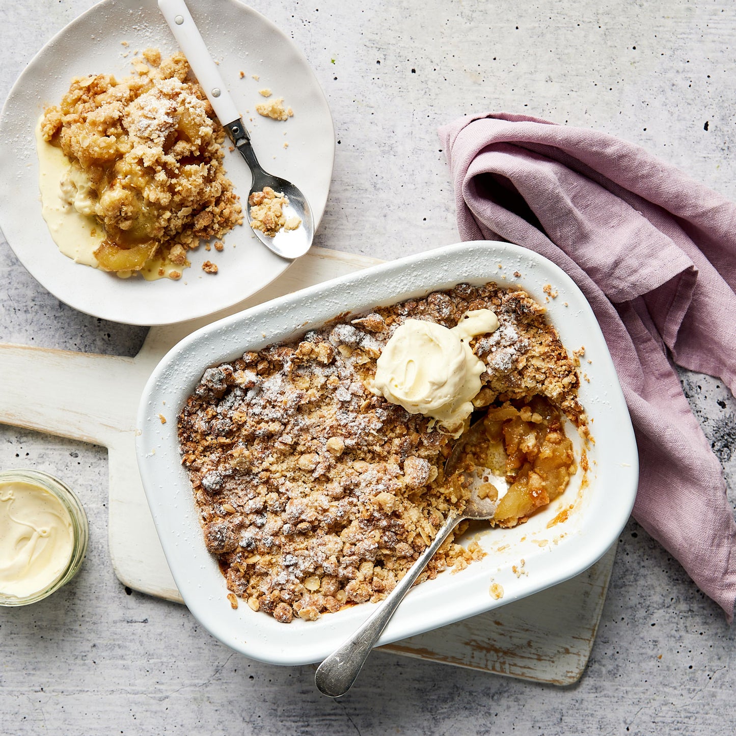 Apple Crumble - with Vanilla Cream